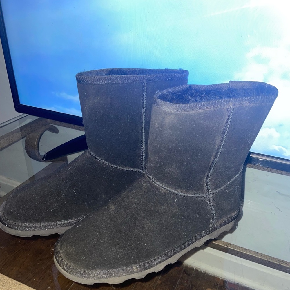 Black Medium Sized Boots, Size 9W